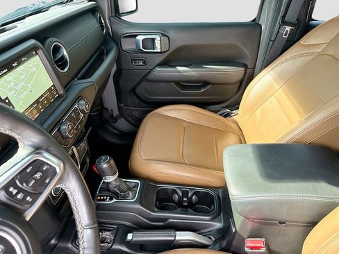 Used 2022 Jeep Wrangler Unlimited Sahara w/ Cold Weather Group AWD/4WD image 26