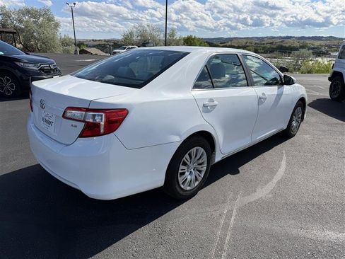 Used 2012 Toyota Camry LE FWD image 7