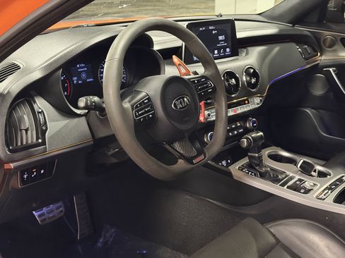 Used 2019 Kia Stinger GTS RWD image 12
