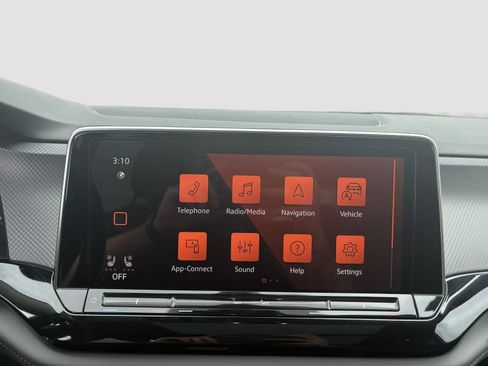 Used 2024 Volkswagen Atlas Peak Edition SE AWD/4WD image 40