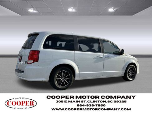 Used 2018 Dodge Grand Caravan SE image 7