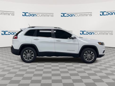 Used 2021 Jeep Cherokee Latitude Plus w/ Sun & Sound Group AWD/4WD image 9