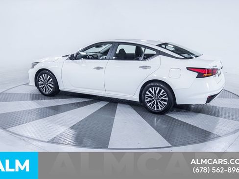 Used 2025 Nissan Altima 2.5 SV FWD image 5