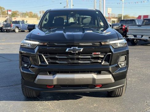 Used 2024 Chevrolet Colorado Z71 w/ Z71 Convenience Package 2 image 5