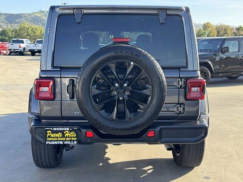 Certified 2025 Jeep Wrangler Sahara w/ Safety Group AWD/4WD image 4