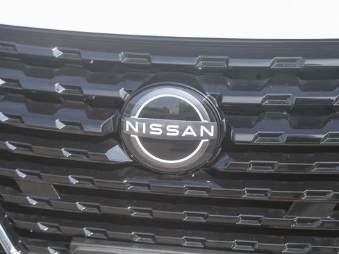 Certified 2025 Nissan Kicks Play S FWD image 5