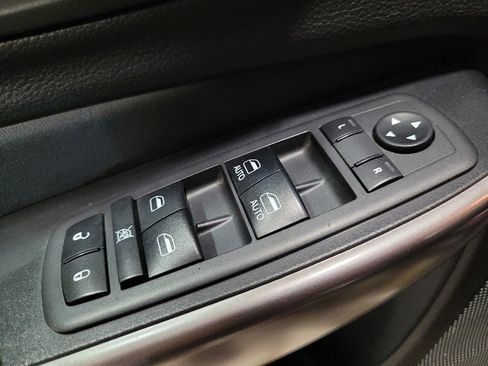Used 2019 Jeep Cherokee Limited AWD/4WD image 27
