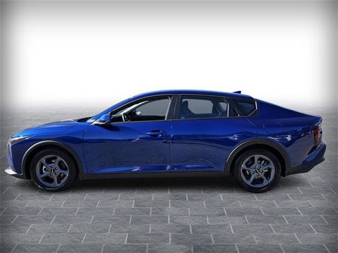 Used 2025 Kia K4 LXS image 4