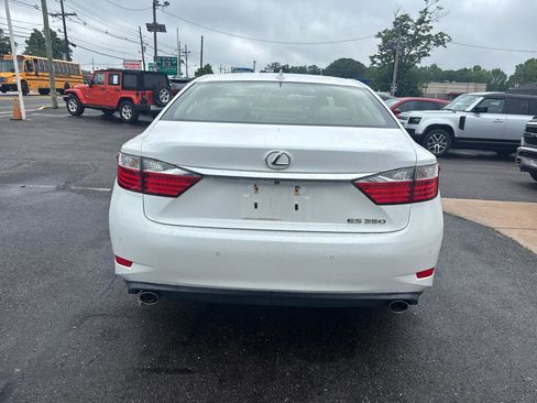 Used 2015 Lexus ES 350 w/ Luxury Package FWD image 5