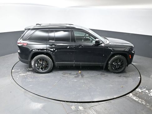 New 2026 Jeep Grand Cherokee Altitude image 30