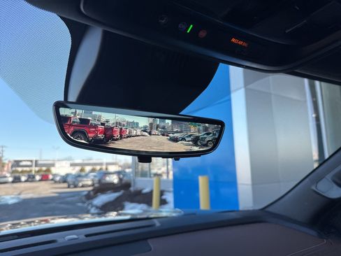 New 2026 Chevrolet Suburban High Country AWD/4WD image 32