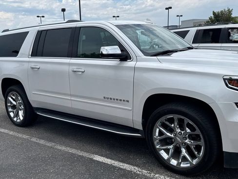 Used 2020 Chevrolet Suburban Premier AWD/4WD image 3