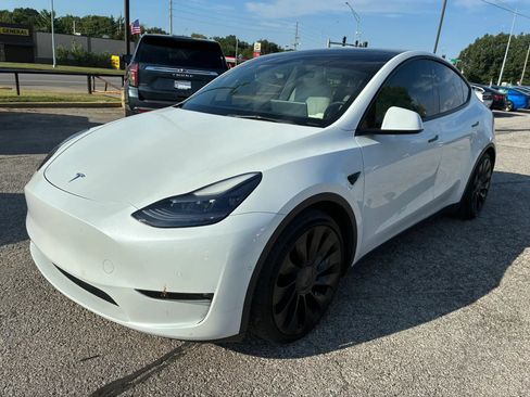 Used 2022 Tesla Model Y Performance AWD/4WD image 3