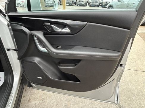 Used 2019 Chevrolet Blazer Premier w/ Sun and Wheels Package FWD image 16