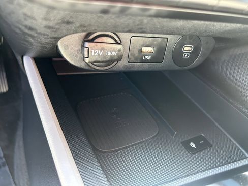 Used 2025 Hyundai Elantra Limited FWD image 26