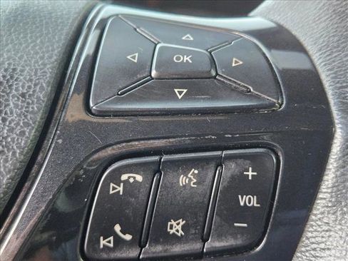 Used 2017 Ford Explorer XLT w/ Equipment Group 201A FWD image 12