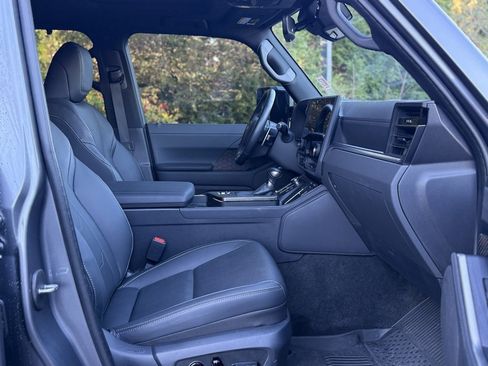 Used 2024 Lexus GX 550 image 16