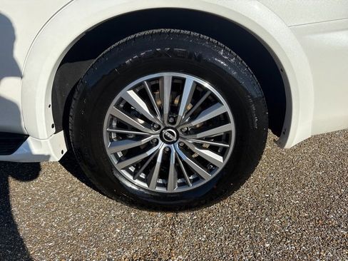 Used 2021 Nissan Armada SL w/ Captain's Chairs Package image 9