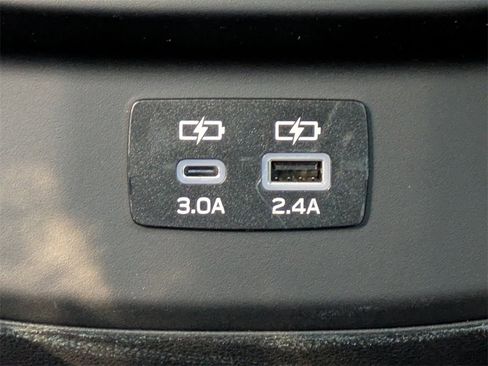 Used 2025 Subaru Outback Premium image 15