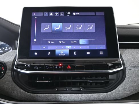 Used 2024 Jeep Compass Latitude AWD/4WD image 27