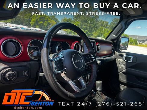 Used 2023 Jeep Gladiator Rubicon w/ LED Lighting Group AWD/4WD image 8
