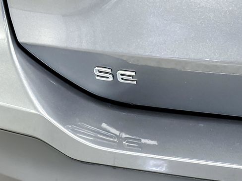 New 2026 Volkswagen Tiguan SE image 25