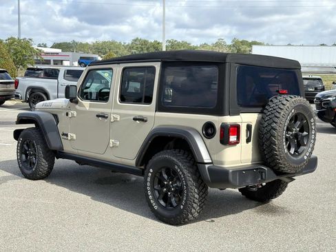 Used 2022 Jeep Wrangler Unlimited Sport AWD/4WD image 3