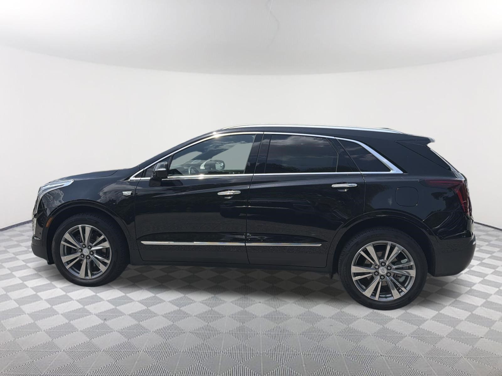 Certified 2022 Cadillac XT5 Premium Luxury w/ Platinum Package FWD image 2