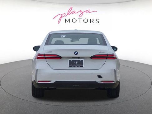 Certified 2026 BMW 530i xDrive w/ Convenience Package AWD/4WD image 6