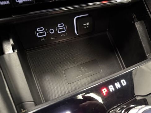 Used 2023 Jeep Grand Cherokee L Limited w/ Luxury Tech Group II image 24