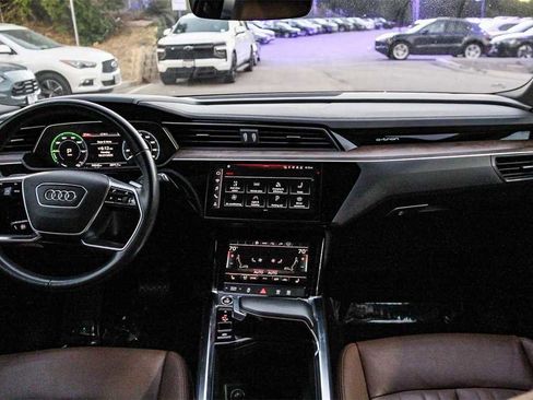 Used 2022 Audi e-tron Premium w/ Convenience Plus Package image 13