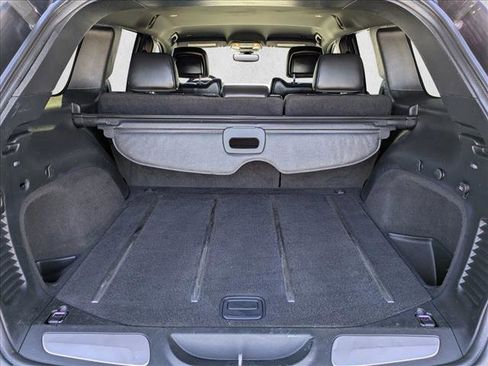Used 2017 Jeep Grand Cherokee Limited image 6