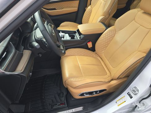 Used 2022 Jeep Grand Cherokee Summit w/ Luxury Tech Group V image 34