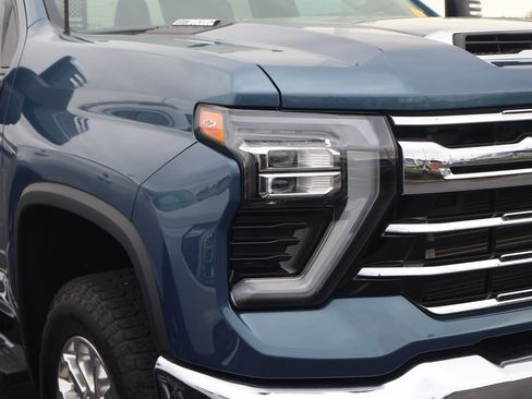 Used 2024 Chevrolet Silverado 2500 LTZ w/ LTZ Plus Package image 4