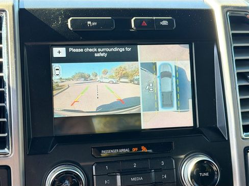 Used 2016 Ford F150 Platinum w/ Technology Package image 29