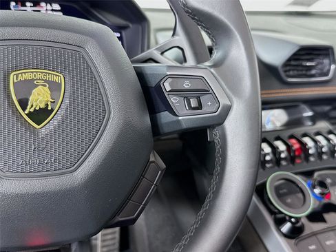 Used 2019 Lamborghini Huracan LP 580-2 image 6