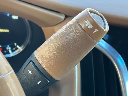 Used 2017 Cadillac Escalade ESV Platinum image 47