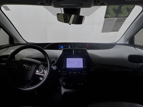 Used 2022 Toyota Prius LE image 30
