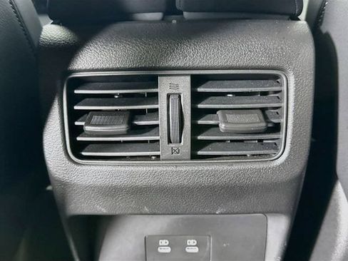 Used 2025 Nissan Rogue SL FWD image 25