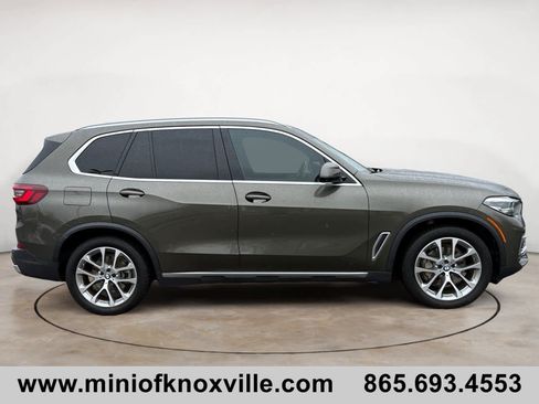 Used 2022 BMW X5 sDrive40i w/ Luxury Seating Package image 2