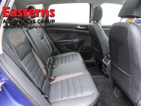 Used 2022 Volkswagen Taos SEL image 22