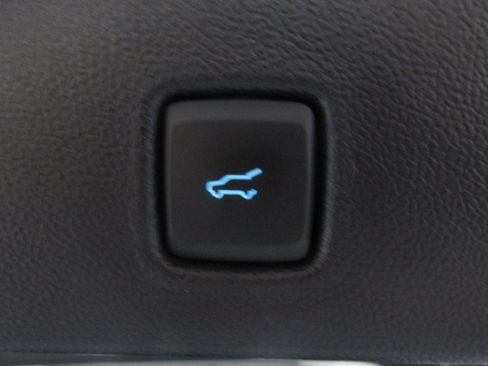 Used 2022 Ford Escape SE w/ Convenience Package FWD image 21