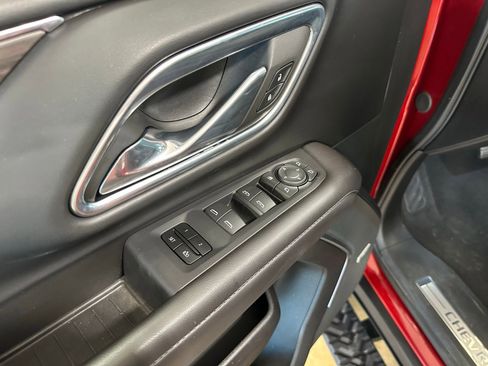 Used 2023 Chevrolet Tahoe Z71 w/ Luxury Package image 12