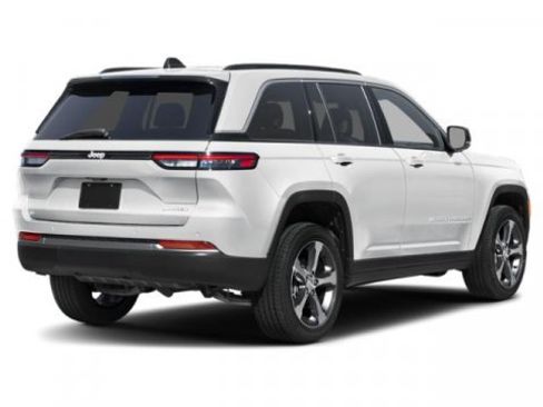New 2026 Jeep Grand Cherokee Laredo RWD image 2