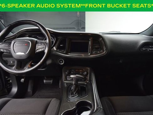 Used 2019 Dodge Challenger SXT image 4