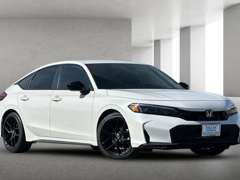 Used 2025 Honda Civic Sport image 1