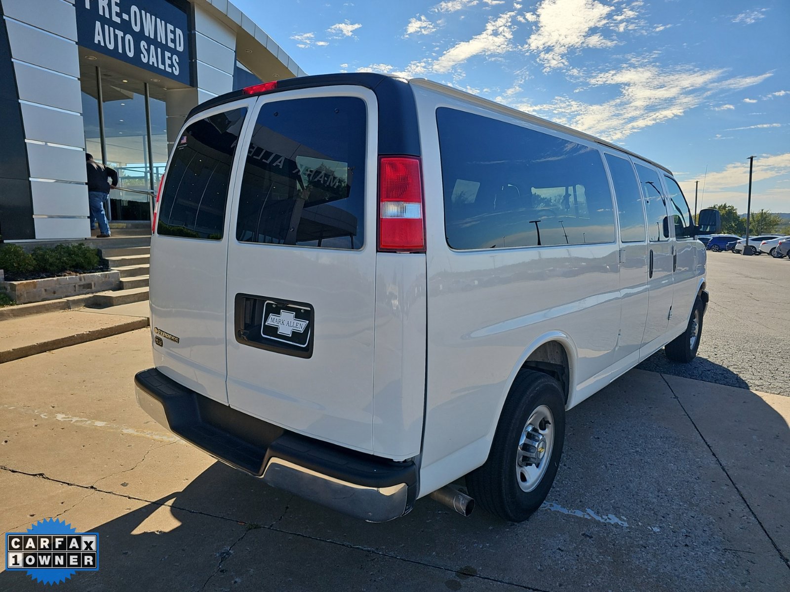 Used 2025 Chevrolet Express 3500 LT w/ LT Preferred Equipment Group RWD image 4