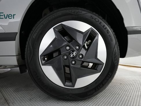 Used 2024 Hyundai Kona SEL image 18