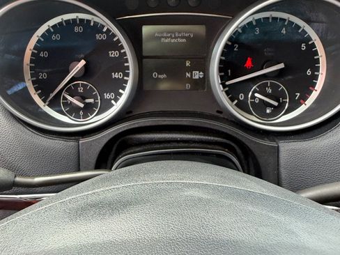 Used 2011 Mercedes-Benz GL 450 4MATIC w/ Premium 2 Pkg image 16