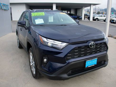Used 2025 Toyota RAV4 XLE Premium image 10
